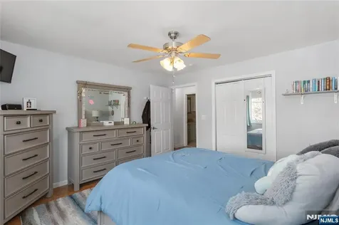 4 Lorelei Terrace Lodi NJ 07644