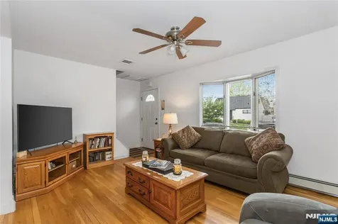 4 Lorelei Terrace Lodi NJ 07644