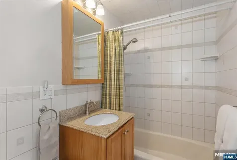 4 Lorelei Terrace Lodi NJ 07644