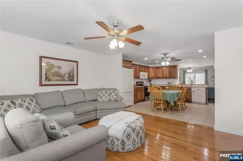 4 Lorelei Terrace Lodi NJ 07644