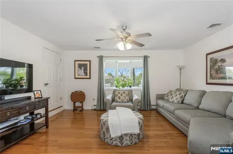 4 Lorelei Terrace Lodi NJ 07644