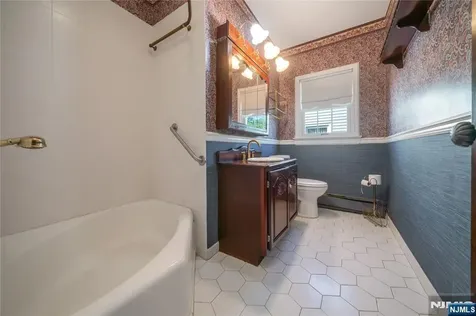 431 Van Renssalaer Court Ridgefield NJ 07657