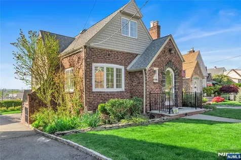 431 Van Renssalaer Court Ridgefield NJ 07657