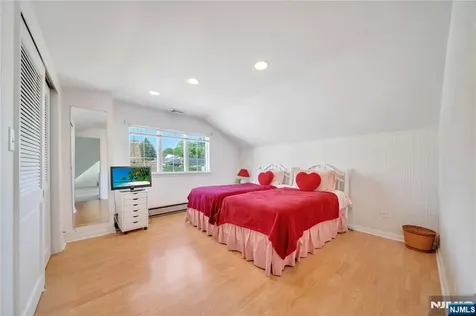 431 Van Renssalaer Court Ridgefield NJ 07657