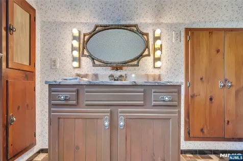 431 Van Renssalaer Court Ridgefield NJ 07657