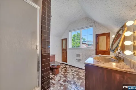 431 Van Renssalaer Court Ridgefield NJ 07657