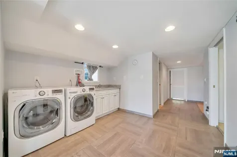 431 Van Renssalaer Court Ridgefield NJ 07657