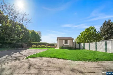 431 Van Renssalaer Court Ridgefield NJ 07657