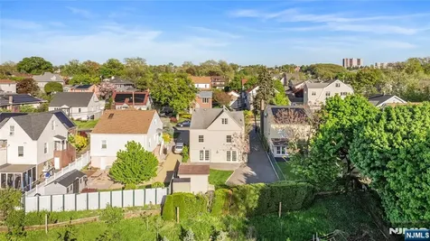 431 Van Renssalaer Court Ridgefield NJ 07657