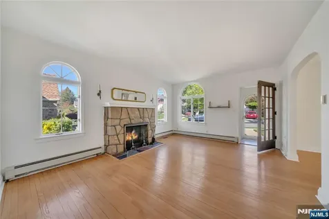 431 Van Renssalaer Court Ridgefield NJ 07657