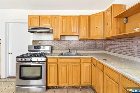 196 Sussex Avenue Newark NJ 07103