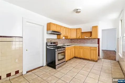 196 Sussex Avenue Newark NJ 07103