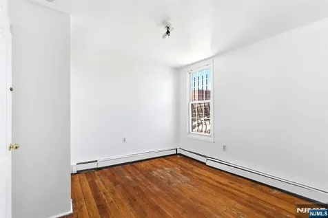 196 Sussex Avenue Newark NJ 07103