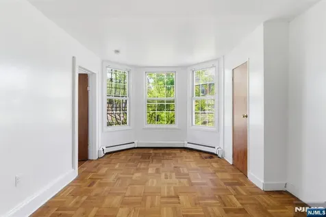 196 Sussex Avenue Newark NJ 07103