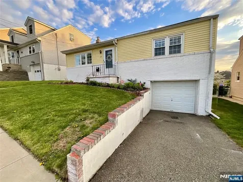 23 Veterans Place North Arlington NJ 07031