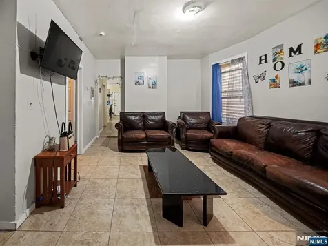 86 Pennington Street Paterson NJ 07501