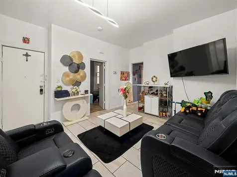86 Pennington Street Paterson NJ 07501
