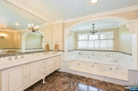 47 Van Allen Road Glen Rock NJ 07452