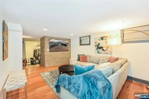 47 Van Allen Road Glen Rock NJ 07452