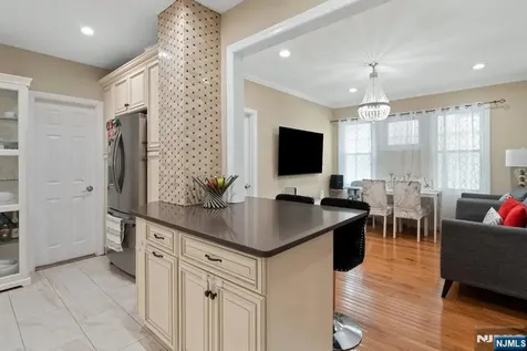 89 6th Street Clifton NJ 07011