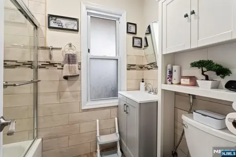 89 6th Street Clifton NJ 07011