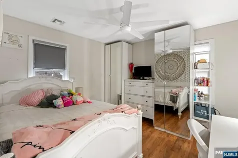 89 6th Street Clifton NJ 07011