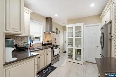 89 6th Street Clifton NJ 07011