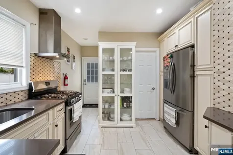 89 6th Street Clifton NJ 07011