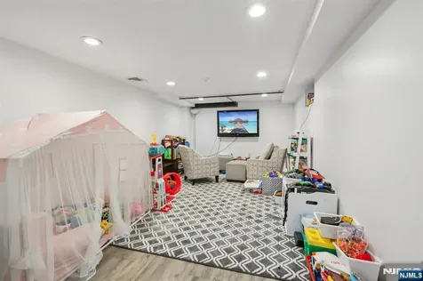 84 Belvidere Road Glen Rock NJ 07452