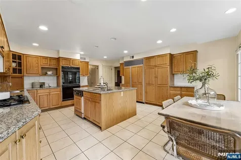 411 Wyckoff Avenue Wyckoff NJ 07481