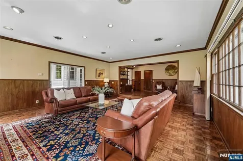 411 Wyckoff Avenue Wyckoff NJ 07481