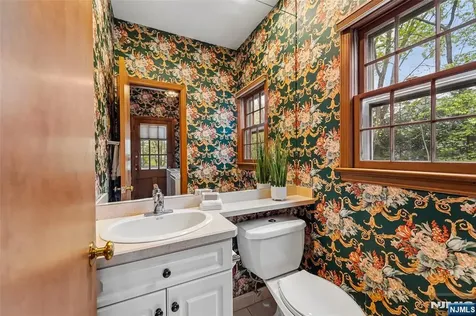 411 Wyckoff Avenue Wyckoff NJ 07481
