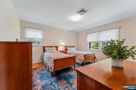 411 Wyckoff Avenue Wyckoff NJ 07481