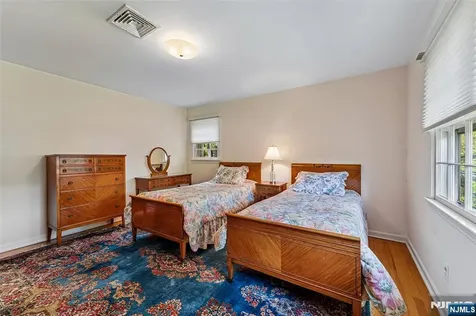 411 Wyckoff Avenue Wyckoff NJ 07481
