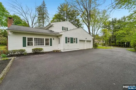 411 Wyckoff Avenue Wyckoff NJ 07481
