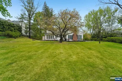411 Wyckoff Avenue Wyckoff NJ 07481