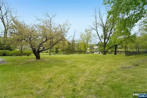 411 Wyckoff Avenue Wyckoff NJ 07481