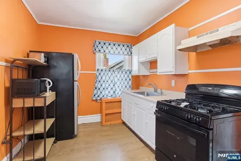 90 Renner Avenue Newark NJ 07112