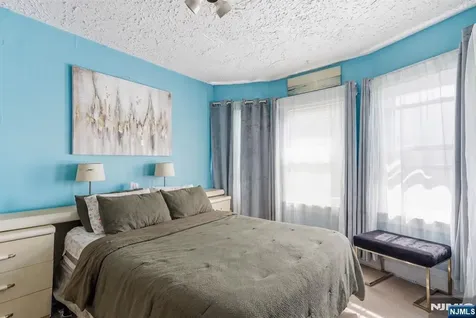 90 Renner Avenue Newark NJ 07112