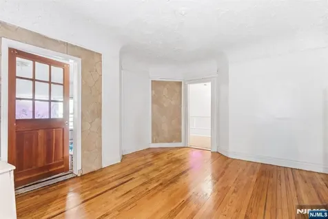 90 Renner Avenue Newark NJ 07112