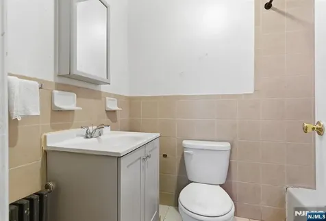 90 Renner Avenue Newark NJ 07112