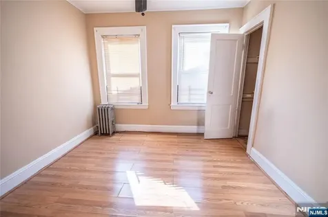 26 Scofield Street Newark NJ 07106