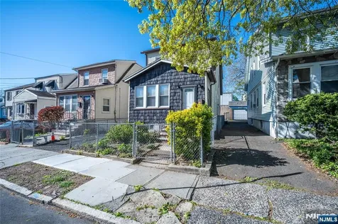 26 Scofield Street Newark NJ 07106