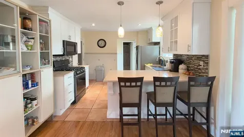 28 Noel Drive North Arlington NJ 07031