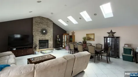 28 Noel Drive North Arlington NJ 07031