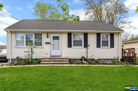 1434 Madison Place Pompton Lakes NJ 07442