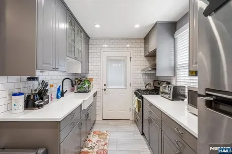 1434 Madison Place Pompton Lakes NJ 07442