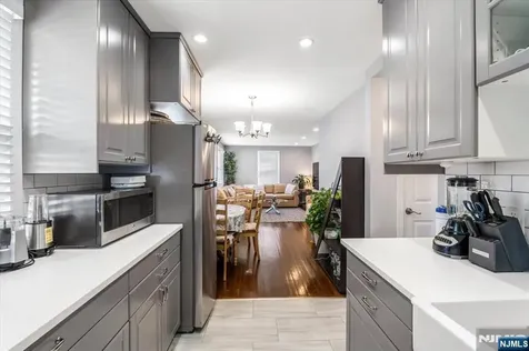 1434 Madison Place Pompton Lakes NJ 07442