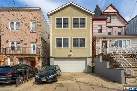 714 17th Street Union City NJ 07087
