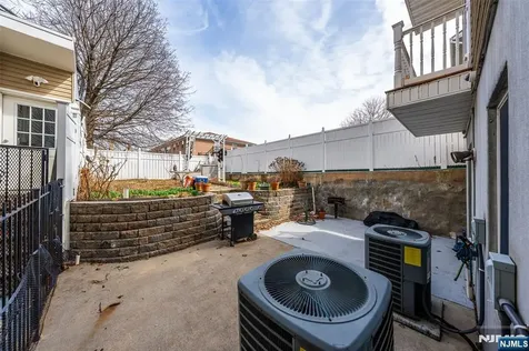 714 17th Street Union City NJ 07087